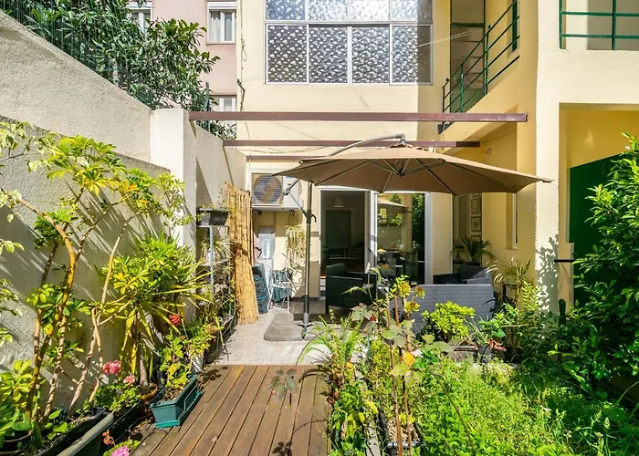 Whome | Alameda Patio Hideaway